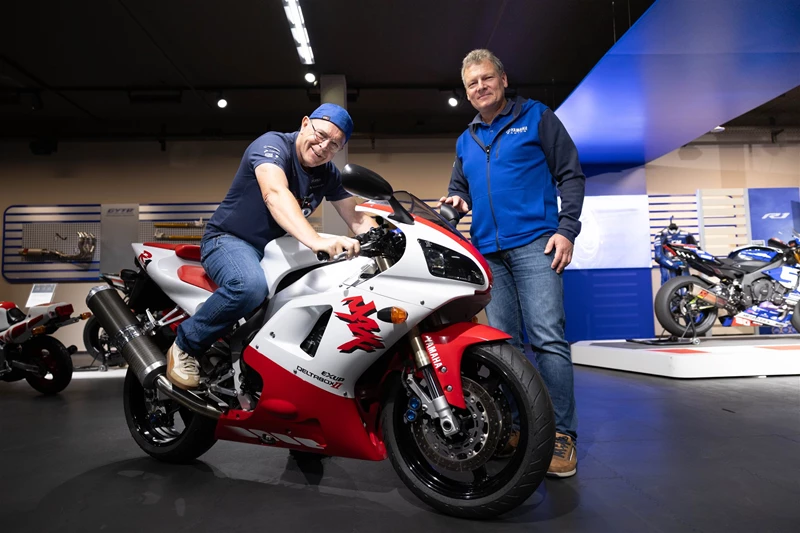 Die erste Generation der bekannten Yamaha R1 Serie mit Jahrgang 1998 Die erste Generation der bekannten Yamaha R1 Serie mit Jahrgang 1998