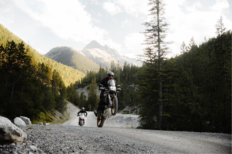 Als 50-50-Reifen muss der TKC 80² nicht nur offroad, sondern auch onroad funktionieren.