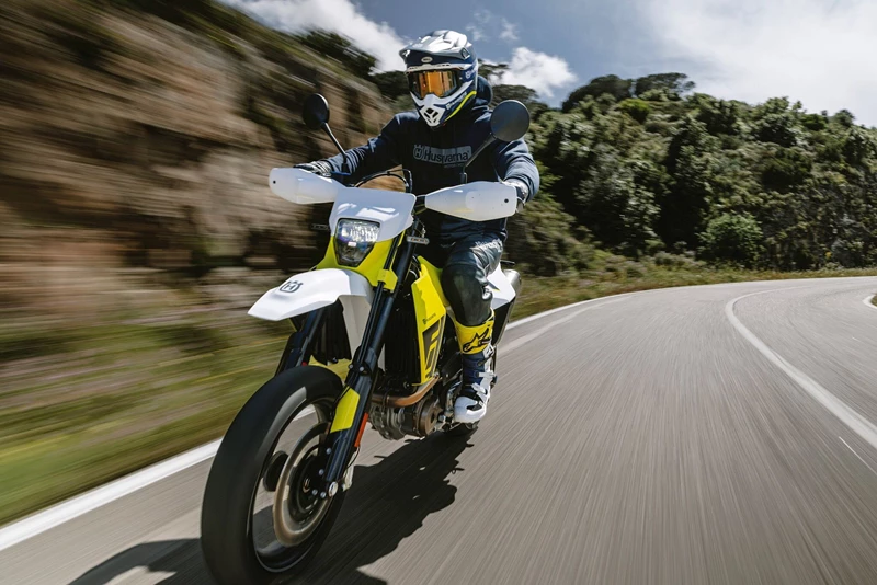 Platz 3: Husqvarna 701 Supermoto Platz 3: Husqvarna 701 Supermoto