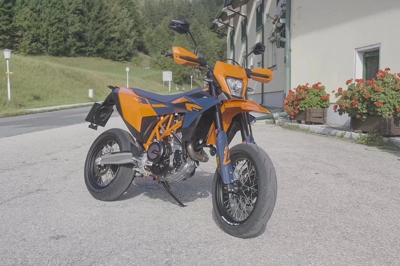 Platz 2: KTM 690 SMC R Platz 2: KTM 690 SMC R