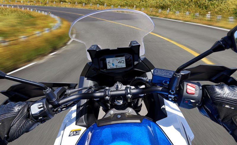 Der Windschutz lässt sich über die drei Positionen der Scheibe variieren.