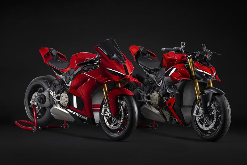 Ducati Panigale V4 S und Streetfighter V4 S in der Corse Lackierung