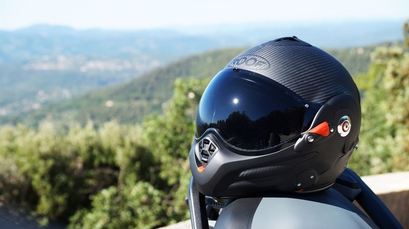 Der ROOF DESMO 3 CARBON