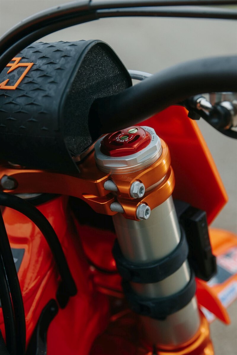 WP XACT PRO 7548 Gabel erstmals als Serien-Fahrwerk in den SX-F Factory Modellen.