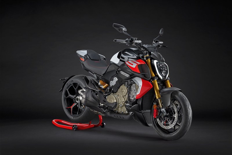Ducati Diavel V4 RS 2026