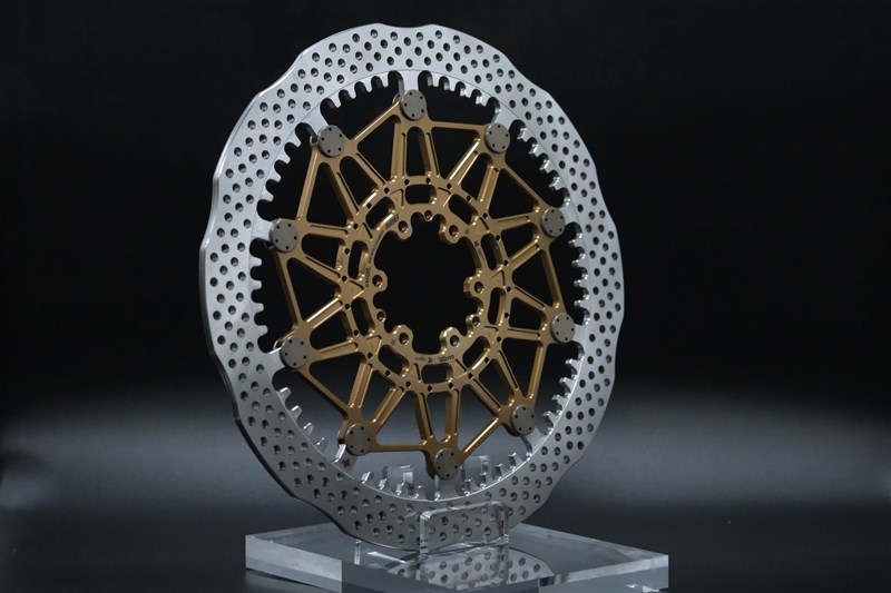 Galfer erweitert Floatech Bremsscheiben um Kashima-Coating