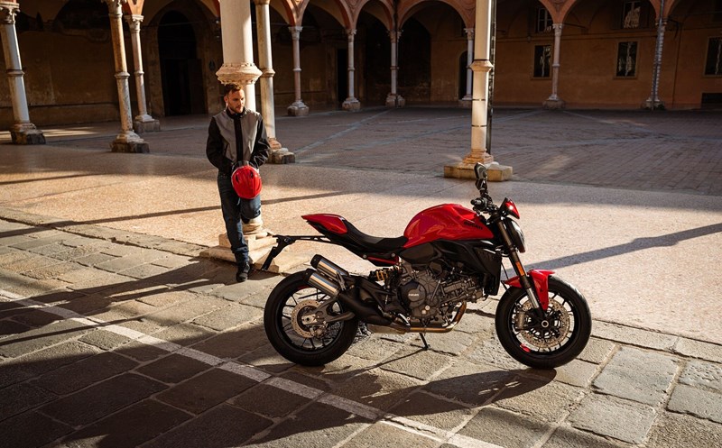 Die letzten echten V2 Naked Bikes 2026: Welche Modelle bleiben