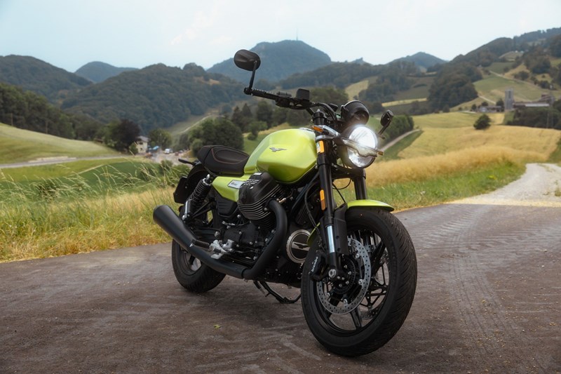 Die letzten echten V2 Naked Bikes 2026: Welche Modelle bleiben