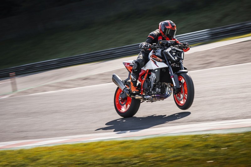 KTM 990 Duke R 2026