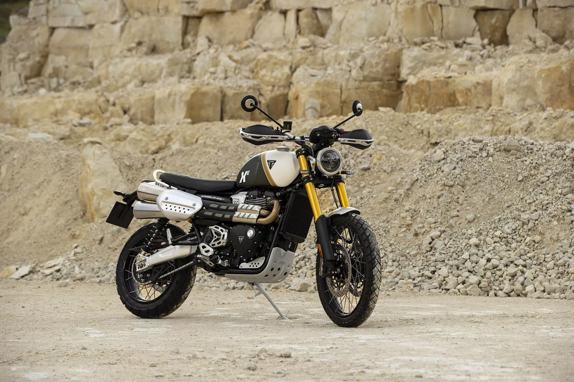 Triumph Scrambler 1200 XE 2026 – Dobrodružný scrambler s vylepšenou technikou pre off-road výkon