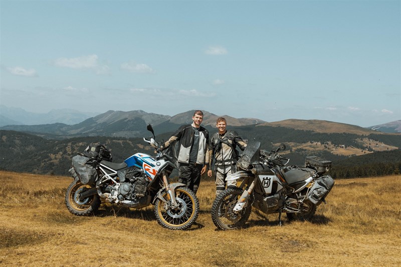 Husqvarna Norden 901 Expedition vs. BMW F900 GS