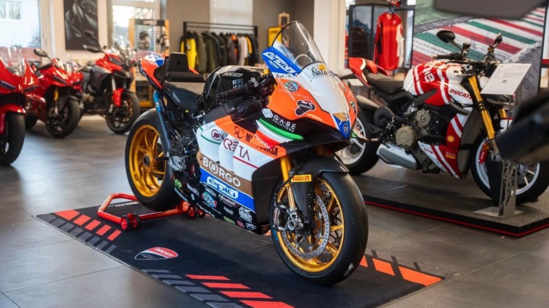 Panigale V4 S Racing-Umbau mit Komlettanlage