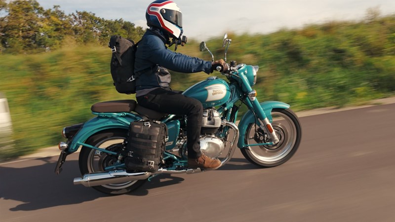 Die Royal Enfield Classic 650 leistet sich ein paar Schwächen, aber verzeihbare. Hauptsache sie massiert während der Fahrt die Seele.