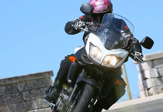 Klein aber oho: Schon beim ersten Test schätzten wir die Nehmerqualitäten der V-Strom 650.