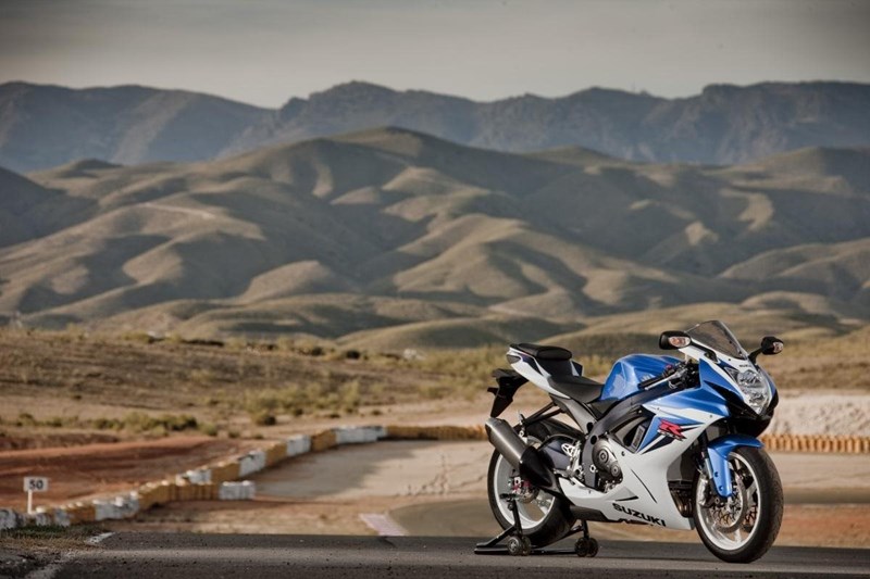 Suzuki GSX-R 600 beim Test damals 2011 in Almeria