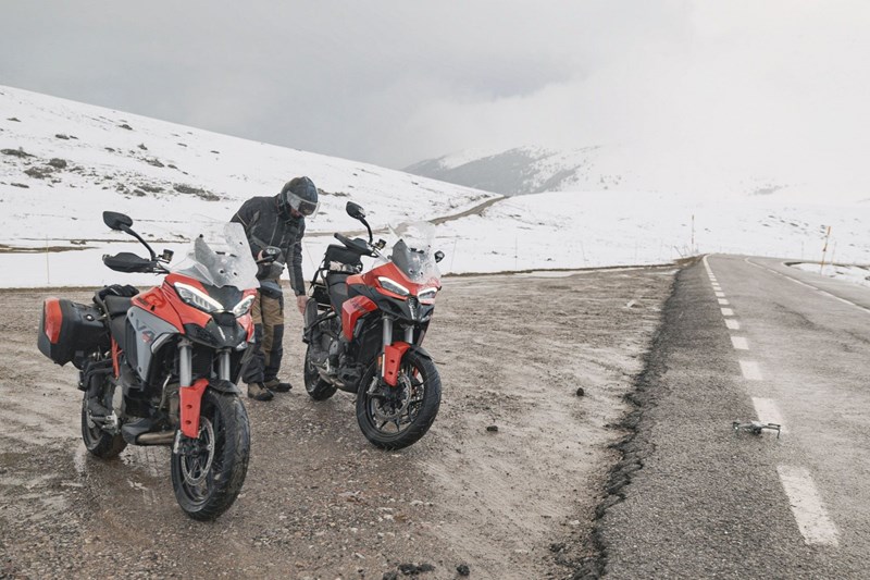Selbst bei unter 0 Grad auf dem Col de Ceueta in den Pyrenäen hat mich der Trail III nicht im Stich gelassen.