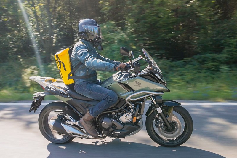 Das Honda DCT brilliert bei gemütlicher Landstraßenfahrt.