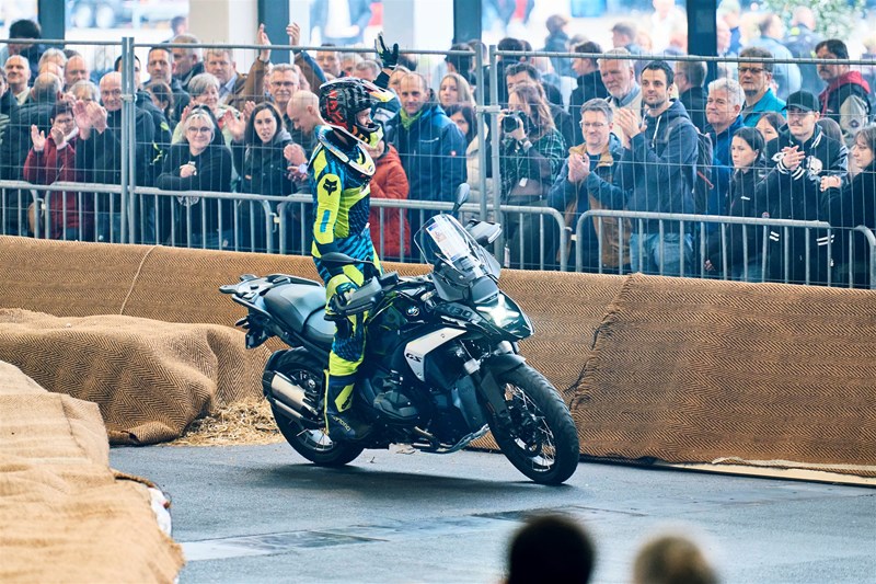 Bernd Hiemer auf der BMW R 1300 GS.