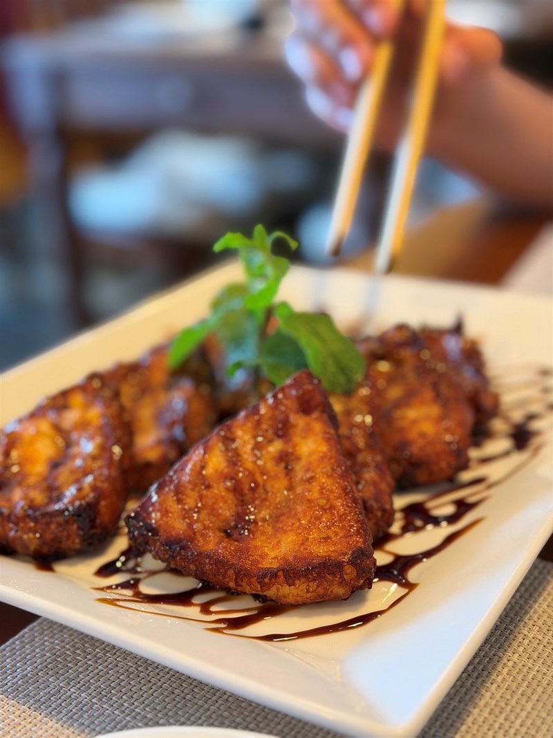 Spanischer Grillkäse. Schmeckt phantastisch! Nach dieser Ladung ist man bereit für mindestens 1000 weitere Kurven!