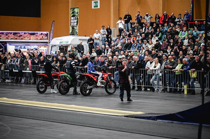 Testfahrten, Shows und interaktive Stationen sollen Besucher aller Altersgruppen ansprechen.