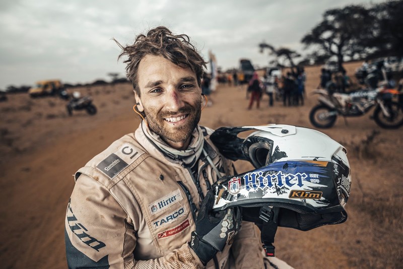 Der Österreicher Luca Seppele hat bei diesem Africa Eco Race fast nichts ausgelassen: Ausfall der Navigation, technische Probleme, Krankheit, Sturz und einmal eine nächtliche Sternbeschau mit totem Bike in der Wüste. Dennoch war Aufgeben keine Option. Die Freude über die Zieleinfahrt in Dakar ist grenzenlos. Gratulation!