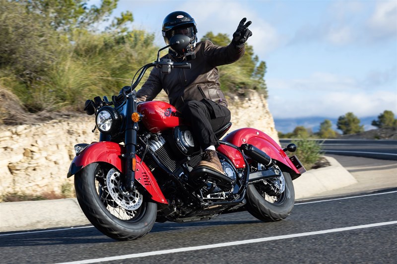 1.890 Kubik, 163 Nm bei 2.900 Touren: Der Thunderstroke 116 der Indian Chief Vintage liefert massiven Durchzug ohne Hektik.