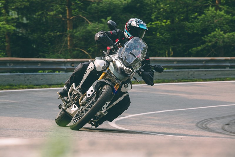 Triumph Tiger 900 Rally Pro beim 1000PS Test im Jahr 2020