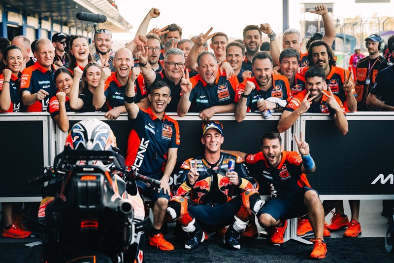 Ein erfolgreiches erstes MotoGP Wochenende rund um Pedro Acosta.