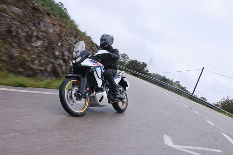 Die 2026er Transalp fährt sich stabiler, gefühlvoller, einfach besser als die Vorgängergenerationen.