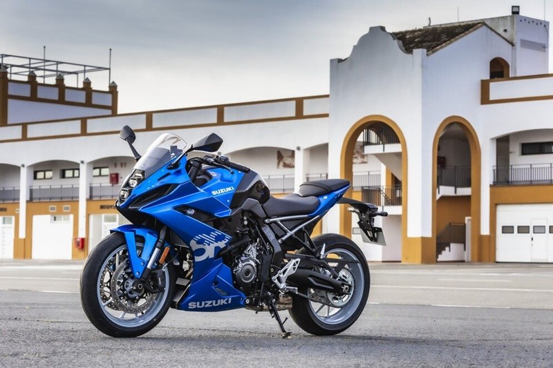 Suzuki GSX-8R