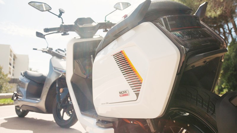 Zero LS1 vs. NIU NQiX 500: Welcher Elektroroller ist besser?