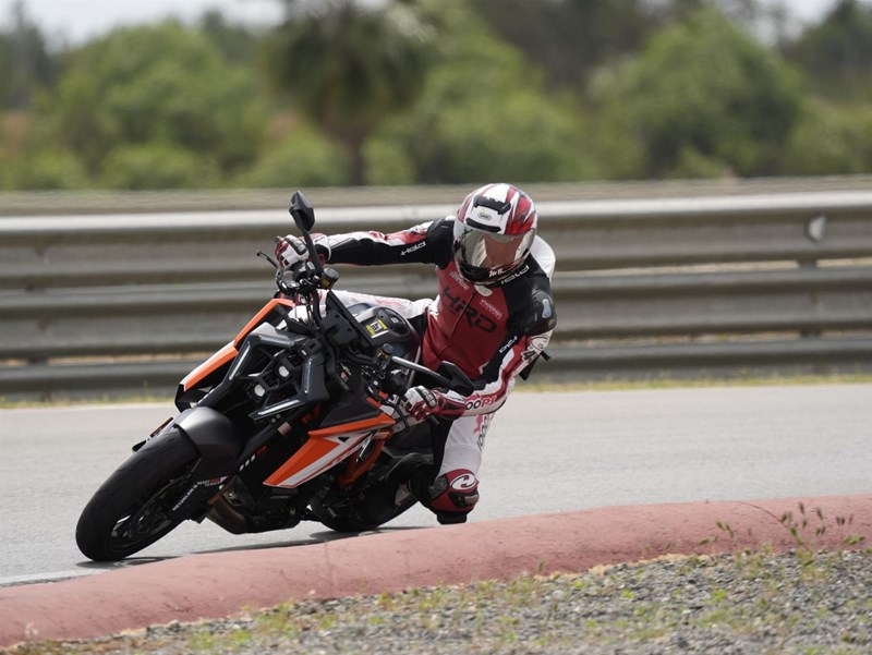 Metzeler SPORTEC 01 und 01 RS im Test