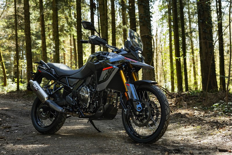 Suzuki V-Strom 800 DE in ihrem natürlichen Habitat