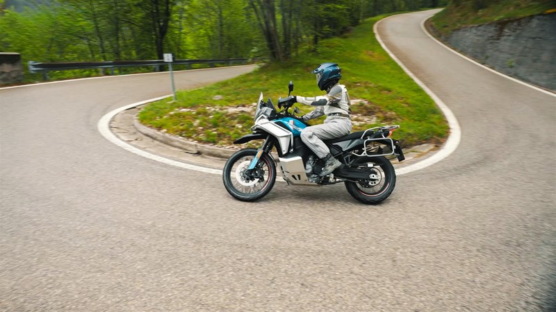 CFMOTO 800 MT-X vs. Voge DS800X Rally