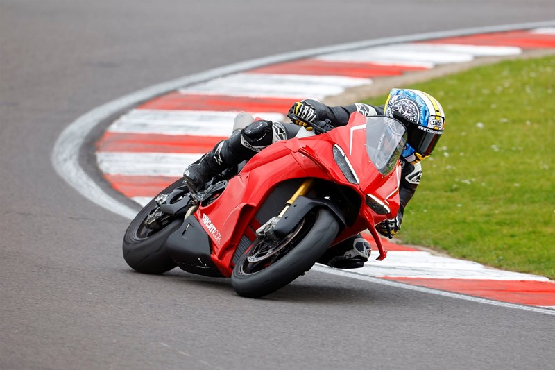 Ducati Panigale V4 R 2026 im Test