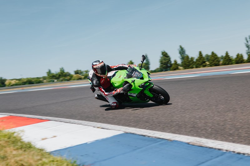 Kawasaki Ninja ZX-6R MY 2026 am Slovakiaring bei den 1000PS Bridgestone Trackdays