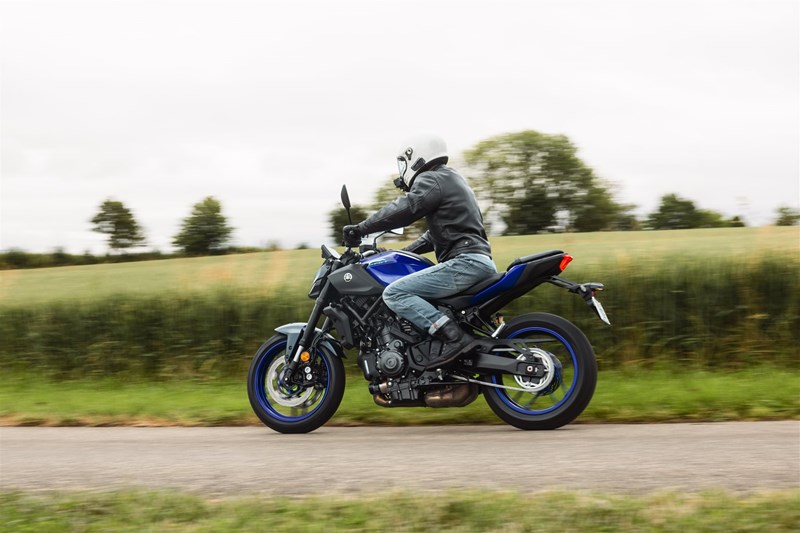 Leicht wie ein Velo: Die MT-07 zeigt, dass derselbe Motor in einem anderen Kleid zu einem völlig eigenständigen Bike werden kann.