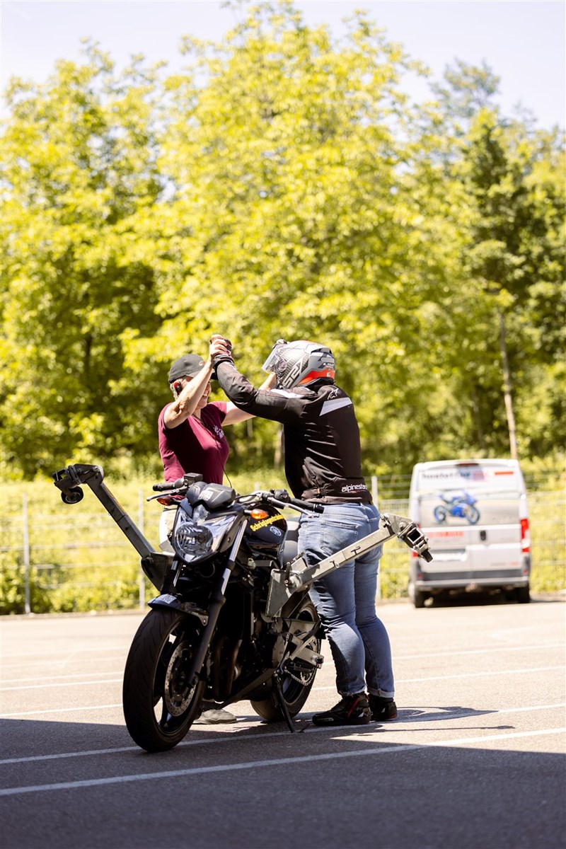 Strahlende Gesichter zum Abschluss: Nach einem langen, aber rundum schönen Tag bei Girls on Wheels überwiegen Erfolgsgefühle und pure Freude.