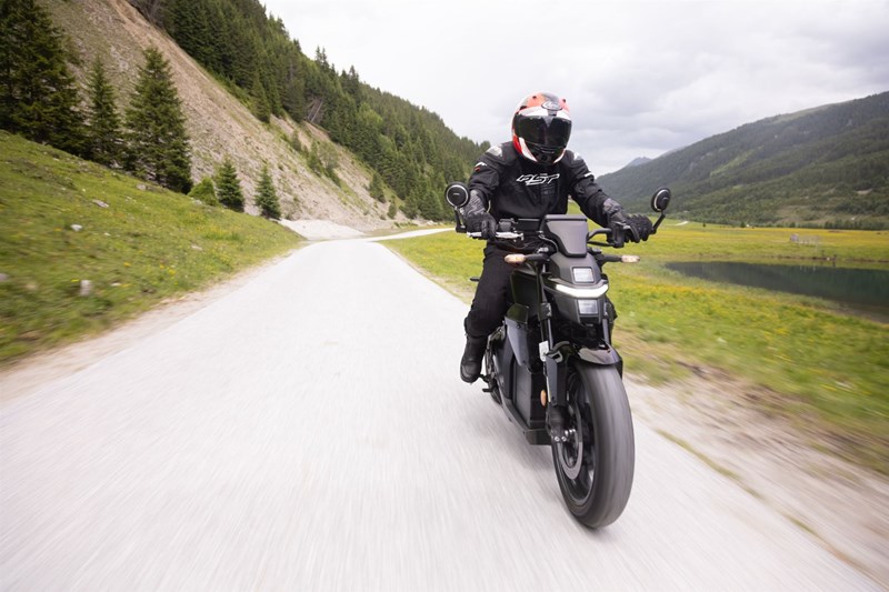 Honda WN7 Test: leise Alpenrakete mit E-Punch