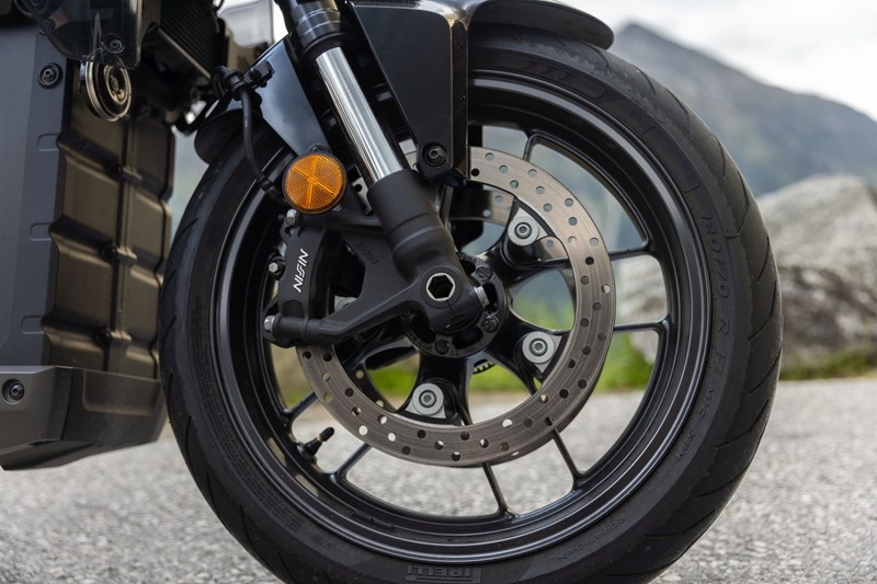 Honda WN7 Test: leise Alpenrakete mit E-Punch