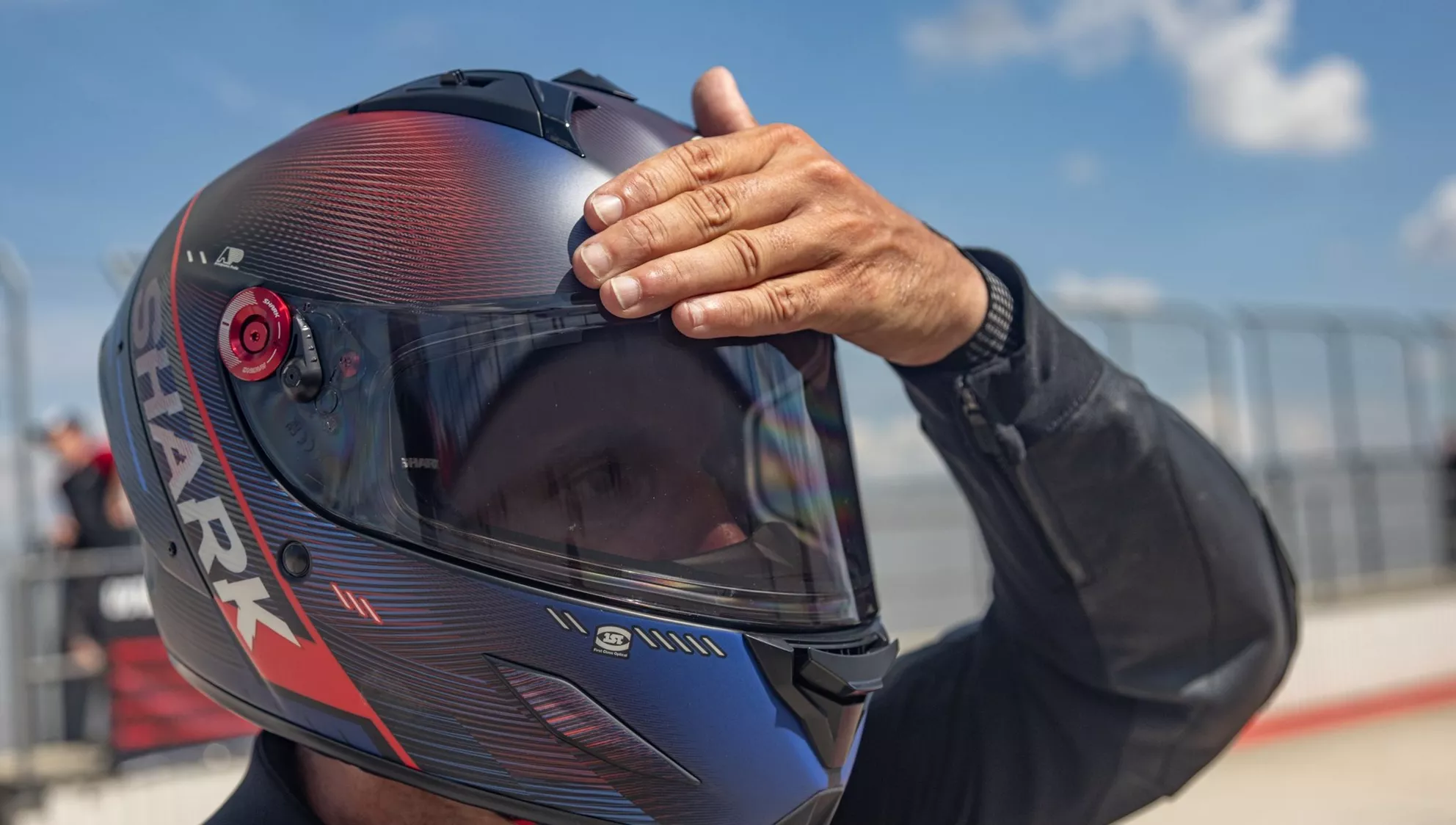 Shark Aeron with IRID "Dark Smoke" Visor Shark Aeron with IRID "Dark Smoke" Visor