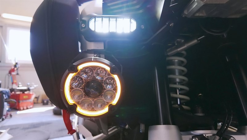 MTL9 Montage an der BMW R 1300 GSA