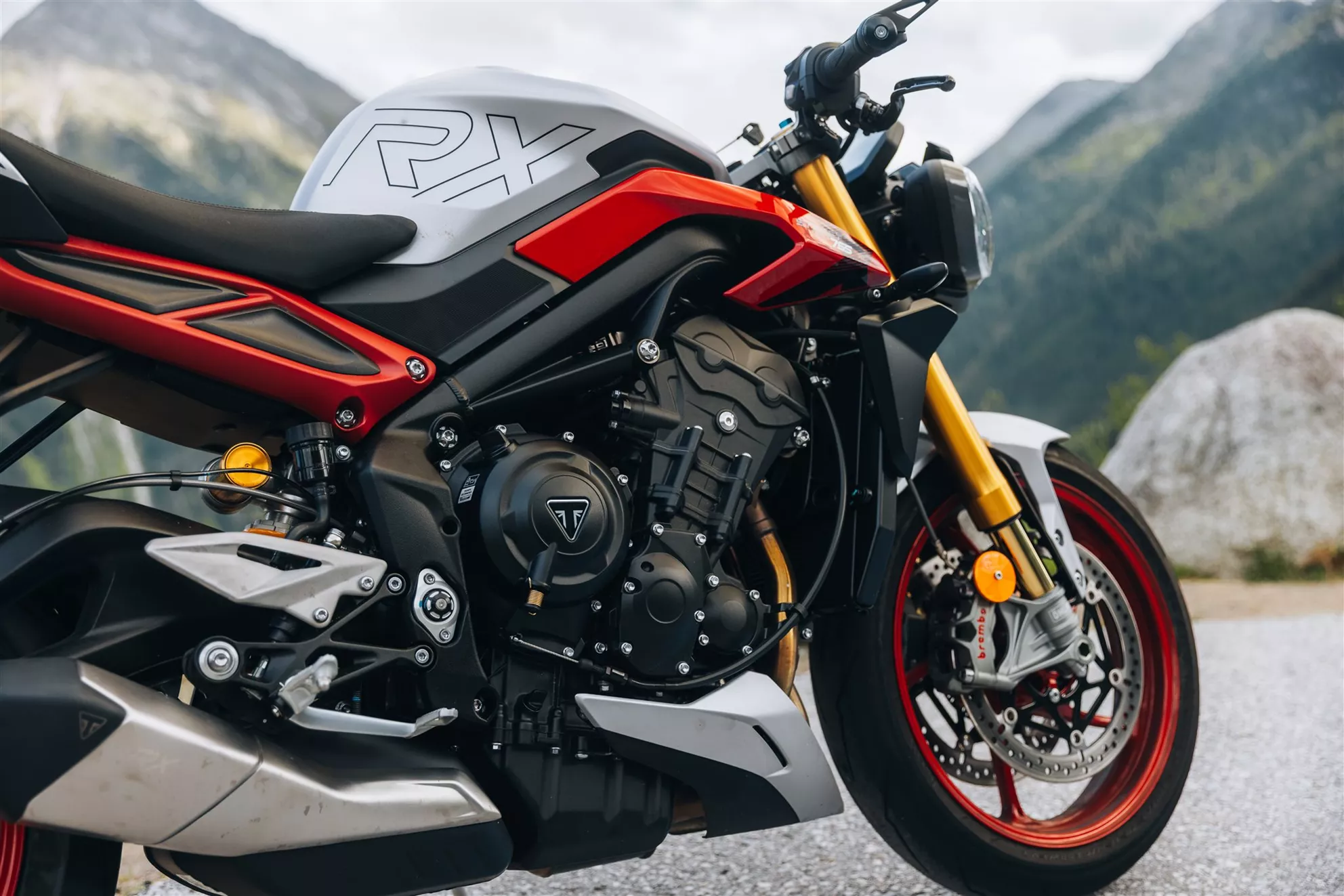 765-ccm-Dreizylinder der Triumph Street Triple RX