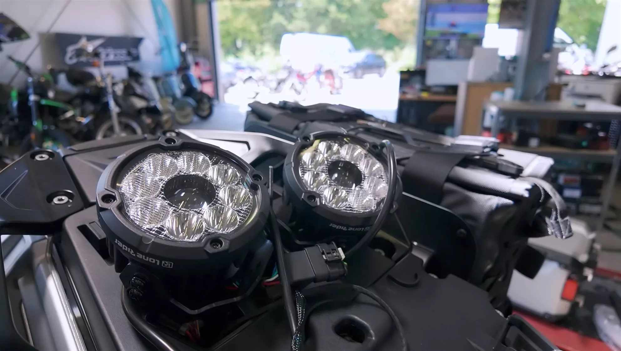 Montáž MTL9 na BMW R 1300 GSA Montáž MTL9 na BMW R 1300 GSA