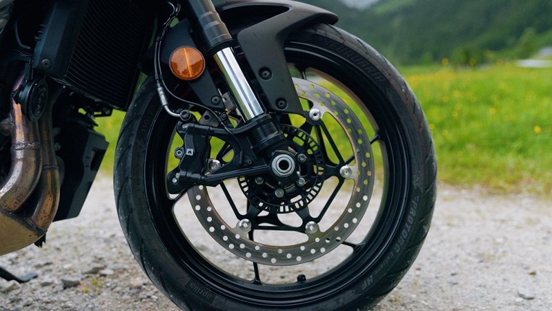 Aprilia Tuono 457 Test