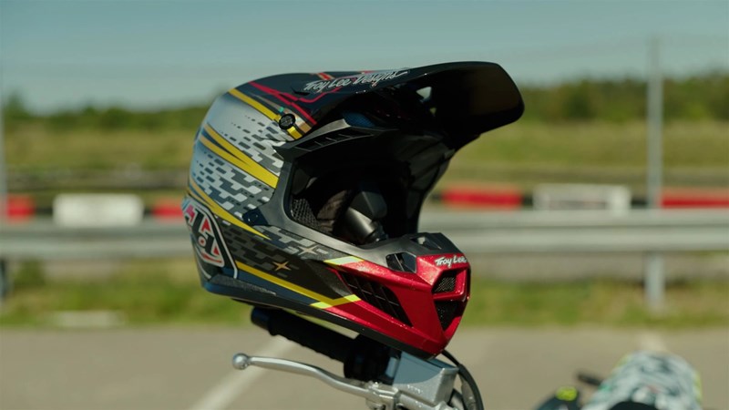 Troy Lee Design SE5 Helm