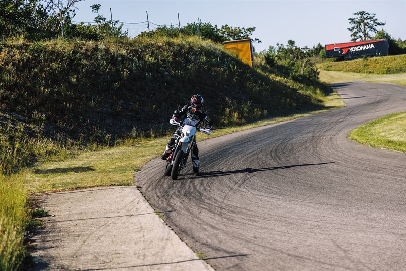 Bernd kämpft mit dem Driften per Handbremse