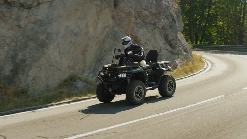 Macht auch auf der Straße eine gute Figur Redstone 550 R2