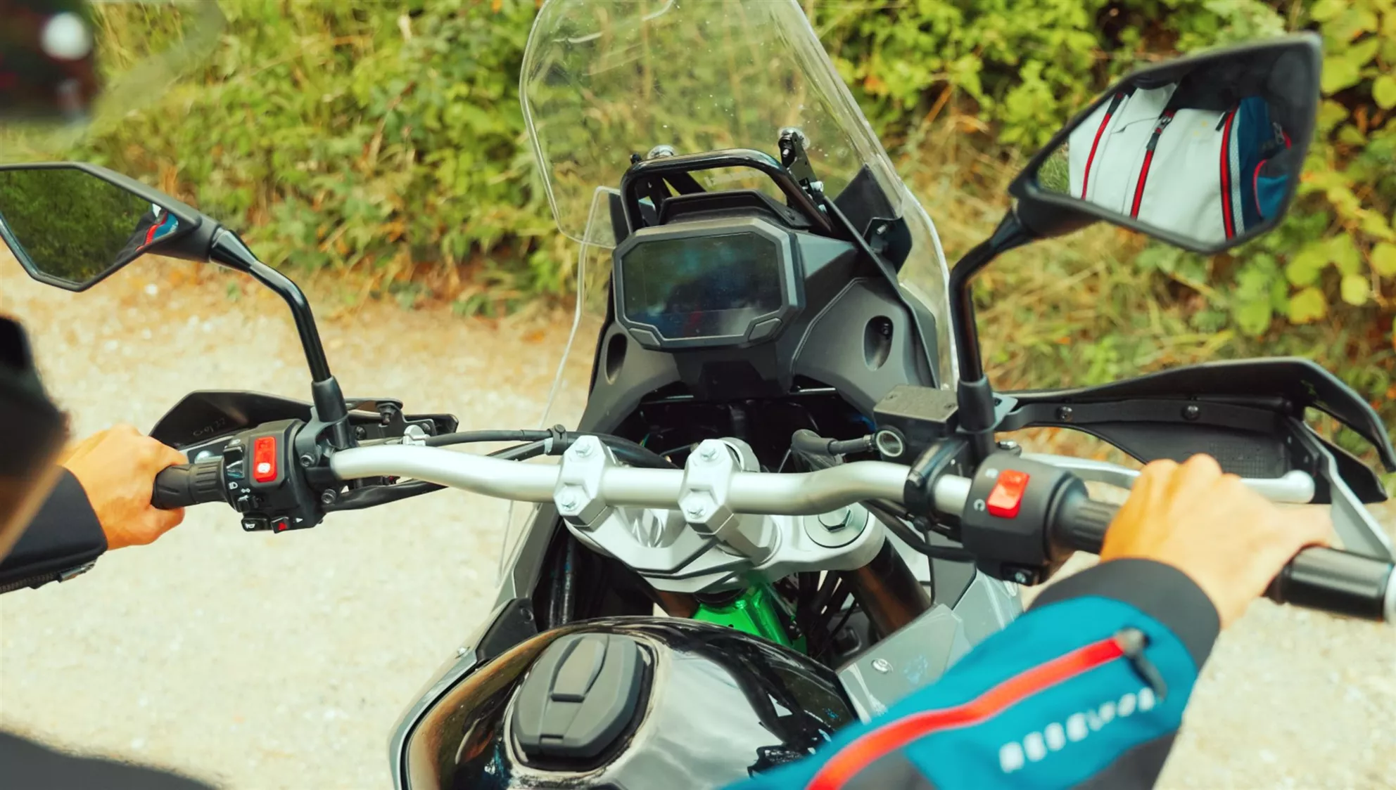 Kawasaki KLE 500 cockpit from the rider's perspective with wide handlebar