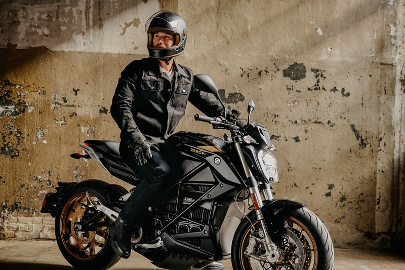 Zero S LI15.6+ in Jet Black